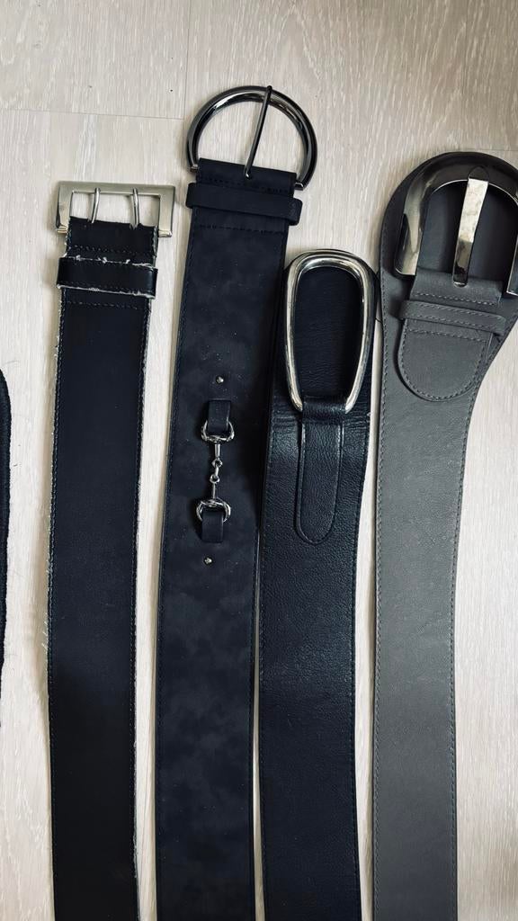 Vier zwarte riemen, verschillende stijlen, Kleding | Dames, Riemen en Ceinturen, Overige kleuren, Heupriem, Ophalen of Verzenden