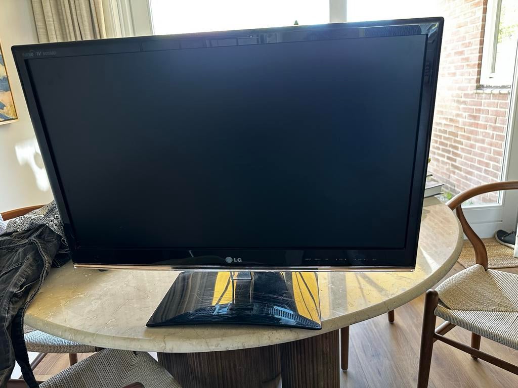 LG Beeldscherm/TV 63,5 cm (25 inch) met standaard, Ophalen, Gebruikt, 60 tot 80 cm, LG