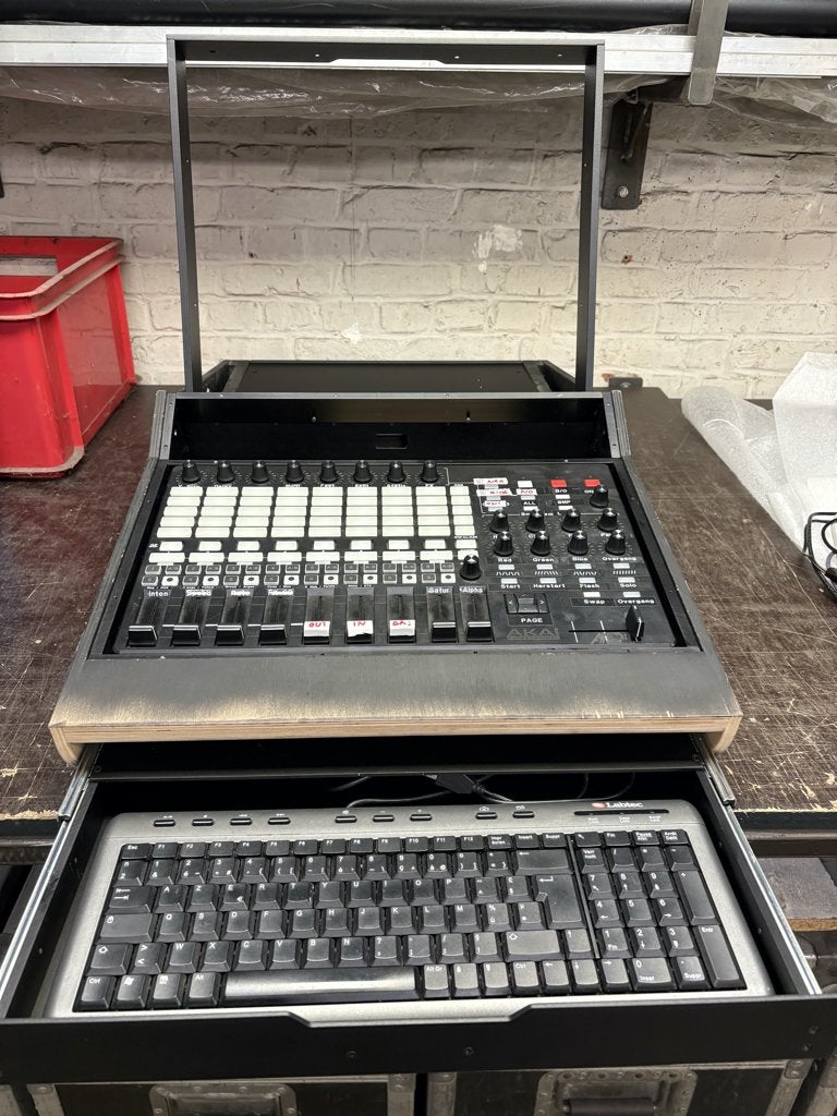APC40mk2 Laser desk, Muziek en Instrumenten, Ophalen, Gebruikt, Laser