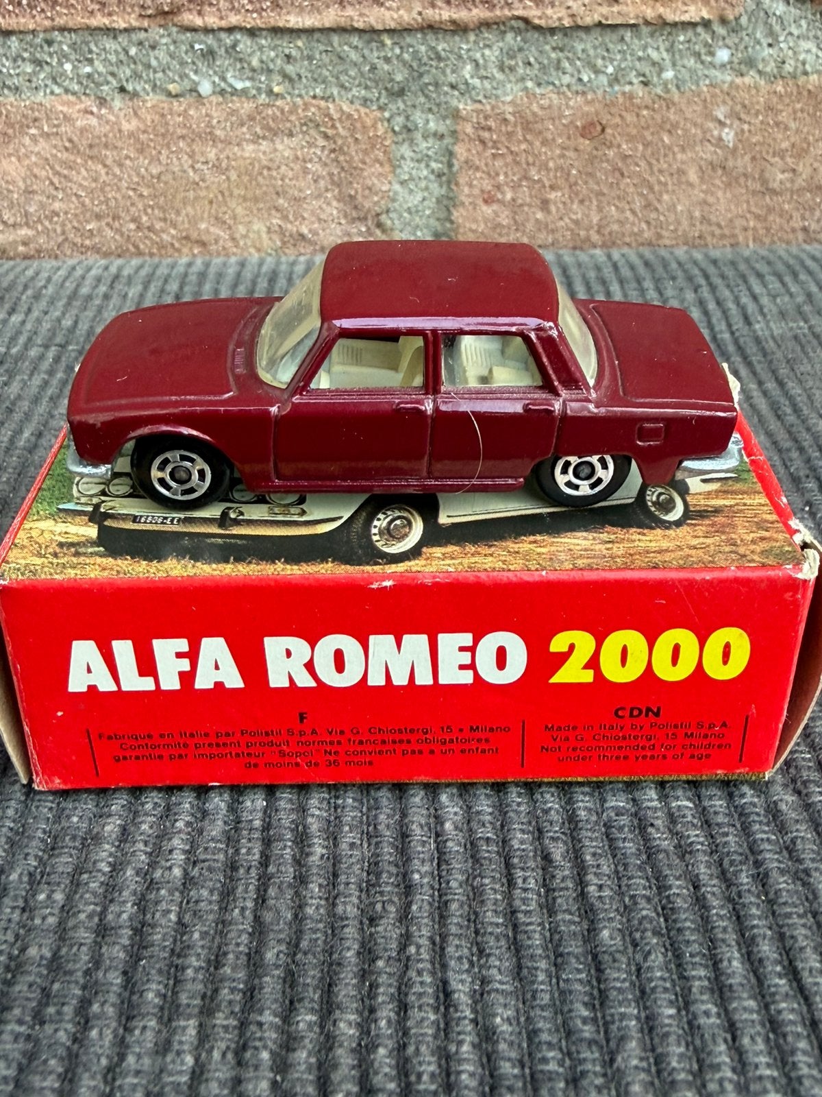 Polistil RJ-46 Alfa Romeo 2000 berlina, Ophalen of Verzenden, Zo goed als nieuw, Auto