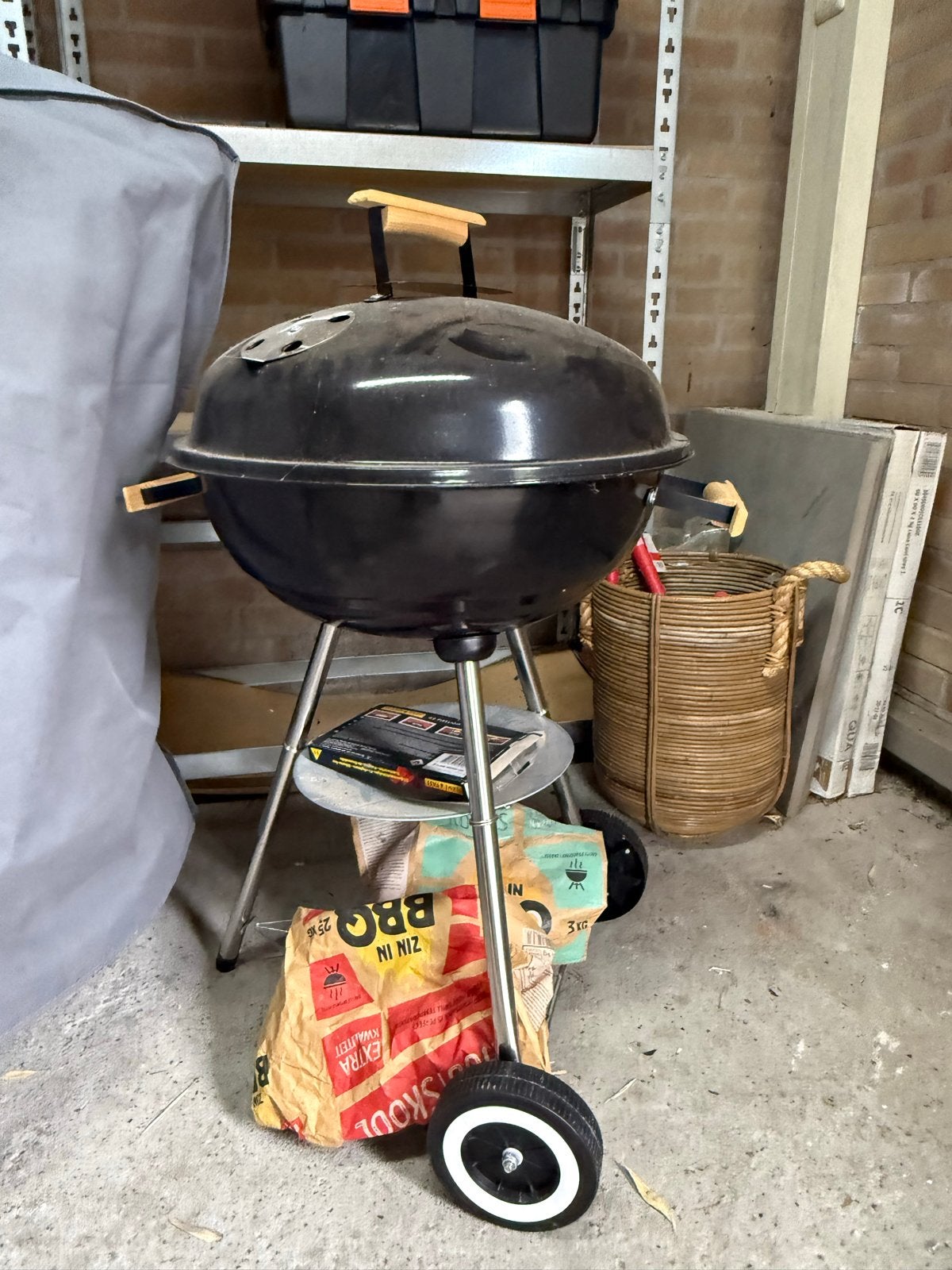 Kleine kolen BBQ met accessoires, Ophalen, Gebruikt, Met accessoires