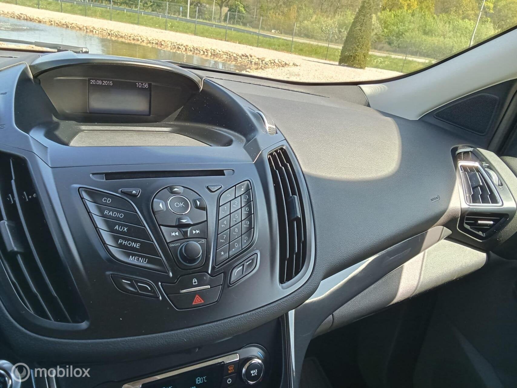 Foto 14 van Ford Kuga 1.5 Titanium Styling Pack/clima/cruis/trekhaak