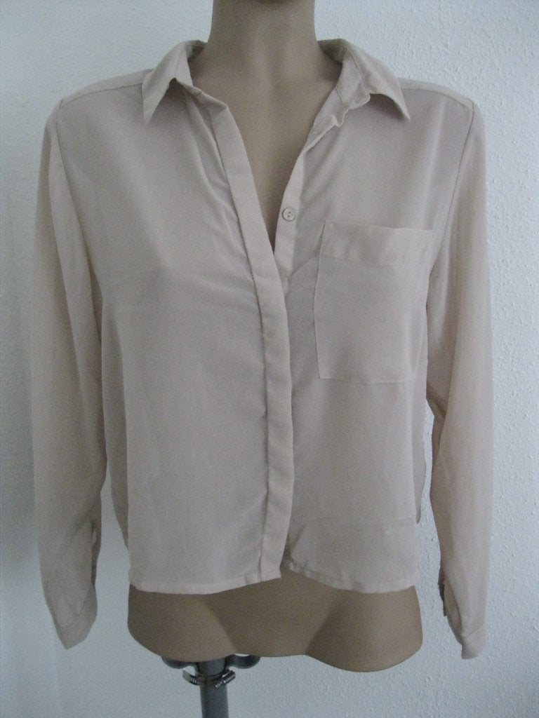 maat M, (38) 1 nieuwe nylon blouse, beige, 57 cm., Maat 38/40 (M), H&M, Beige, Nieuw