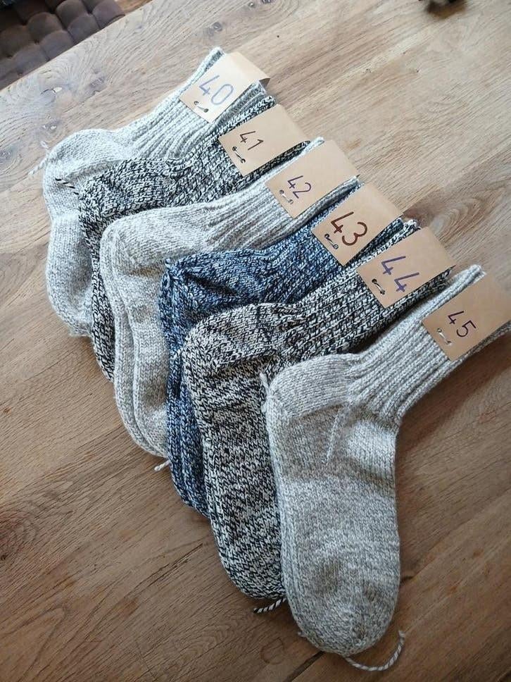 Zelf gebreide "Geitenwollen" sokken zoals beppe dit deed, Ophalen of Verzenden, Nieuw, Overige kleuren