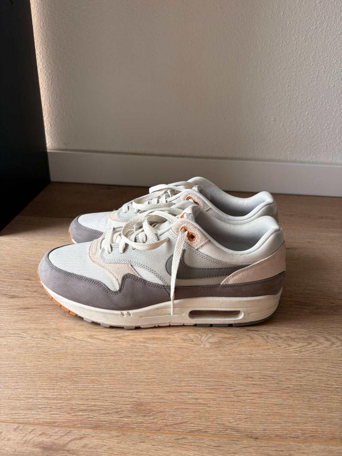 Nike Air Max 1 Summit White/Light Iron Ore, Kleding | Heren, Wit, Ophalen of Verzenden, Sneakers of Gympen, Zo goed als nieuw