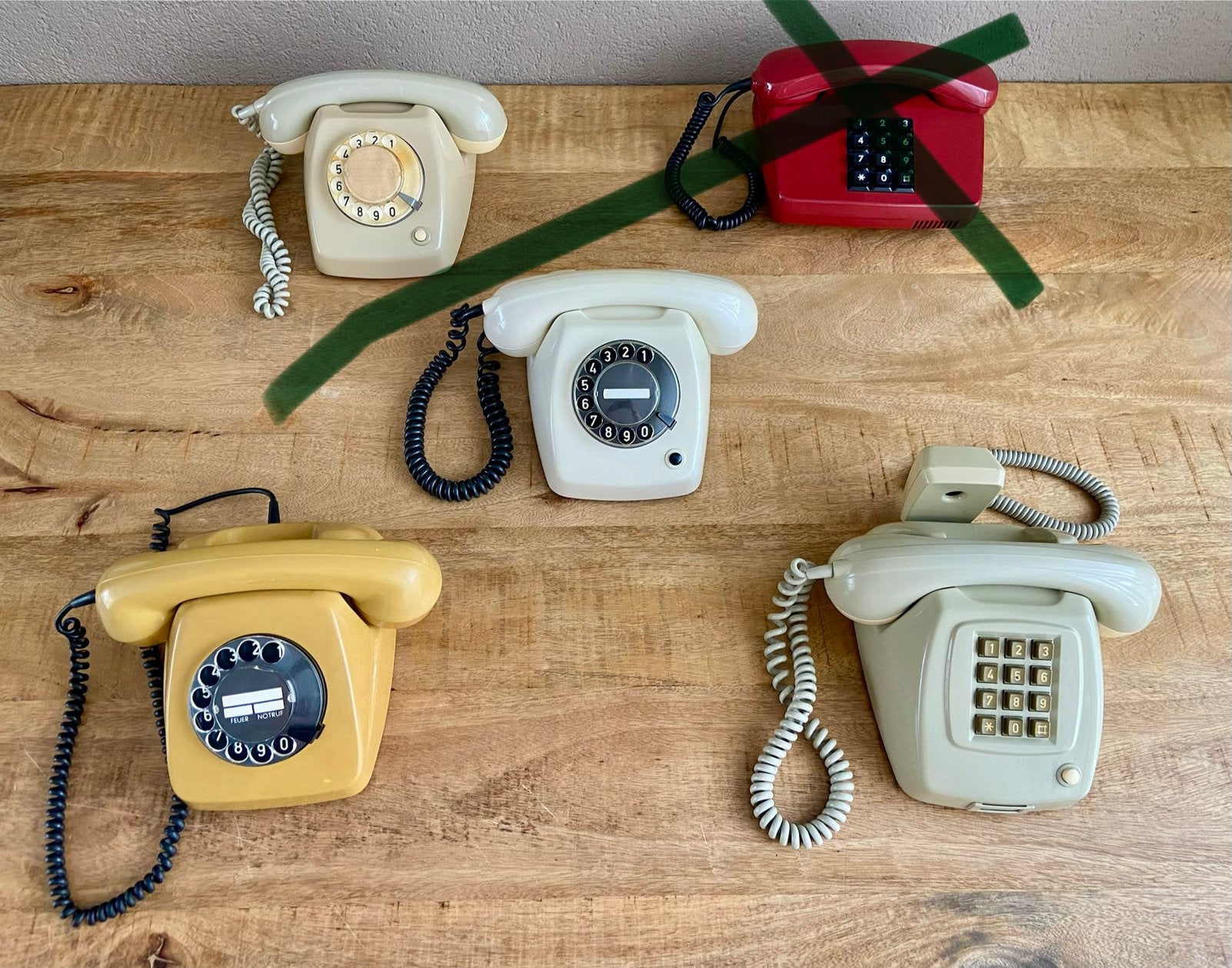 Diverse telefoons PTT Ericsson Siemens vintage T65  kleur, Ophalen of Verzenden, Gebruikt, Met draaischijf