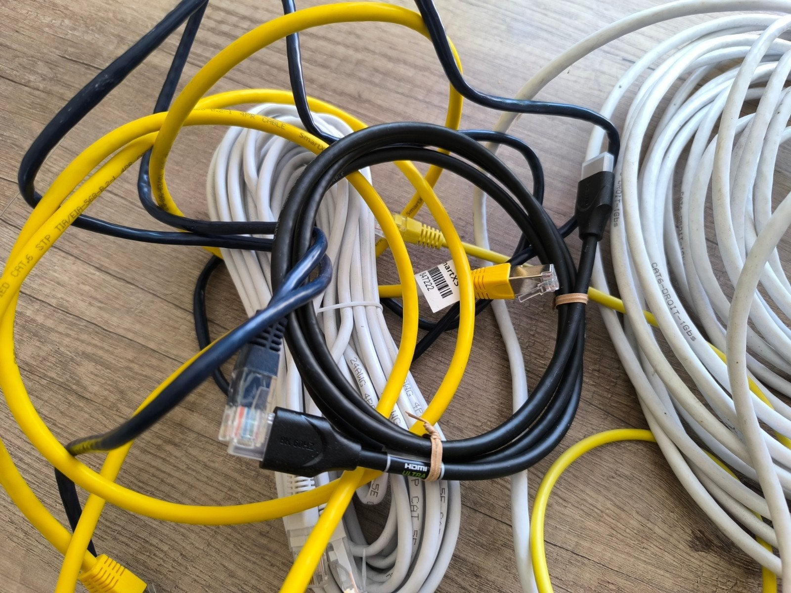 Diverse netwerkkabels (UTP, HDMI), Ophalen of Verzenden, Zo goed als nieuw