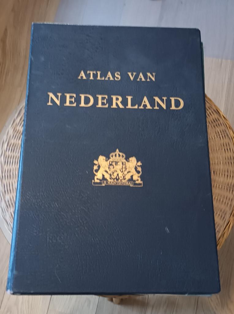 Atlas van Nederland 1963-1977 - Hele dikke ATLAS - PRIMA ST., Overige atlassen, Ophalen of Verzenden, Zo goed als nieuw, 1800 tot 2000