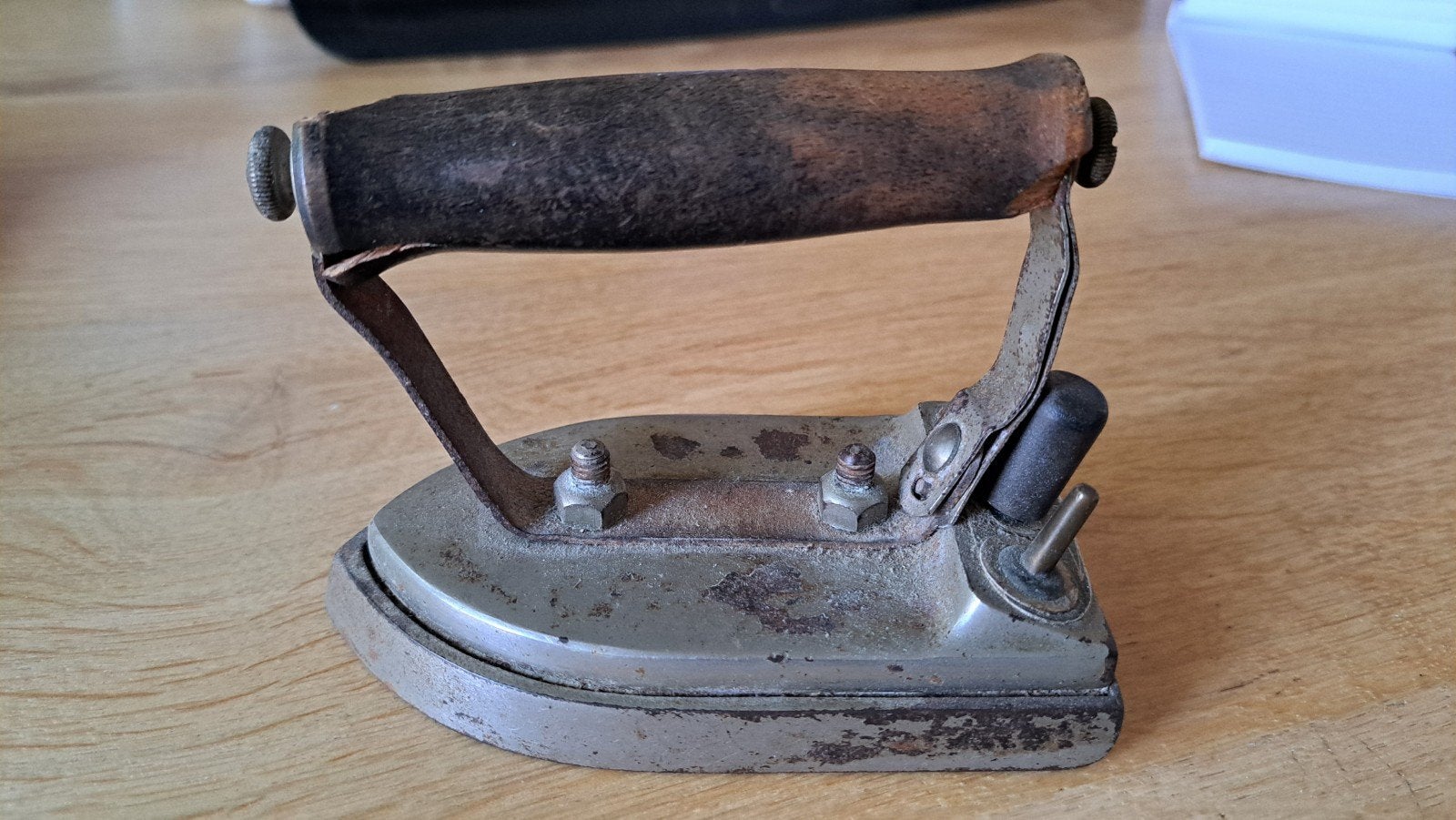 Antiek mini strijkijzertje, Ophalen of Verzenden