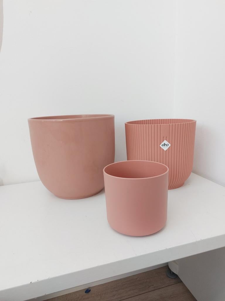3 nieuwe bloempotten: 1x Mica Decorations, 2x Elho, Ophalen, Kunststof, Rond, Nieuw