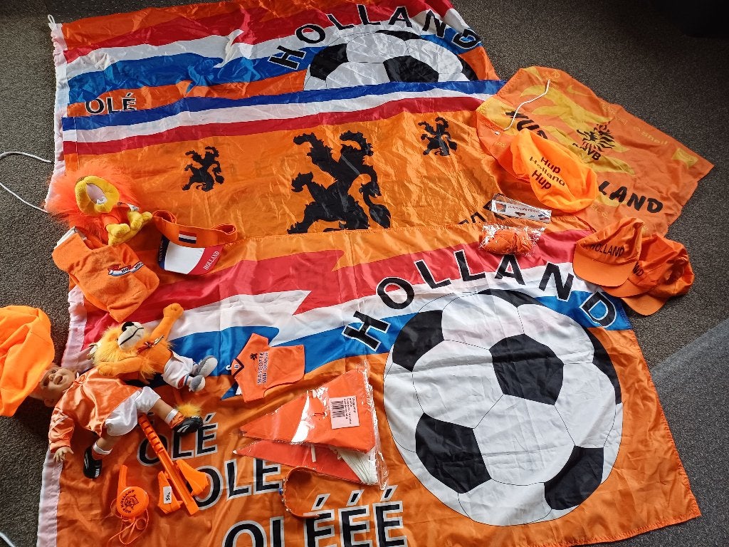 WKVoetbal gevelvlag en oranje spullen, Verzamelen, Ophalen, Buitenlandse clubs