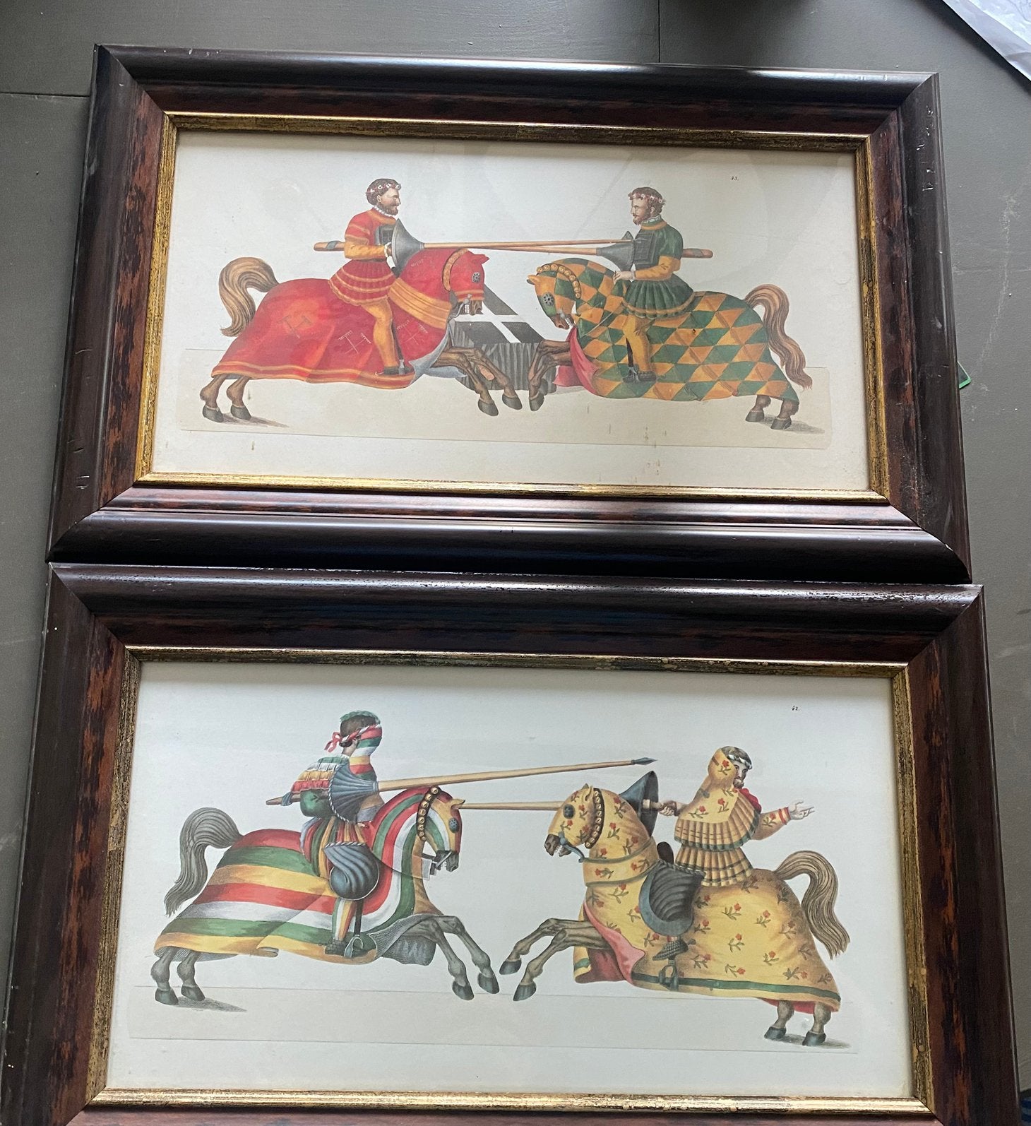 Set van 2 ingelijste prenten van ridders te paard, Antiek en Kunst, Kunst | Schilderijen | Klassiek, Achter glas, Portret of Personen