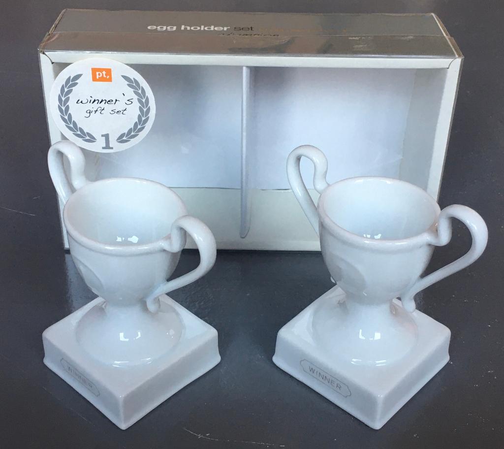 Porseleinen eierdopset (PT, - Winner, 9,1x5,8x10 cm |wit), Huis en Inrichting, Keuken | Servies, Ophalen of Verzenden, Porselein