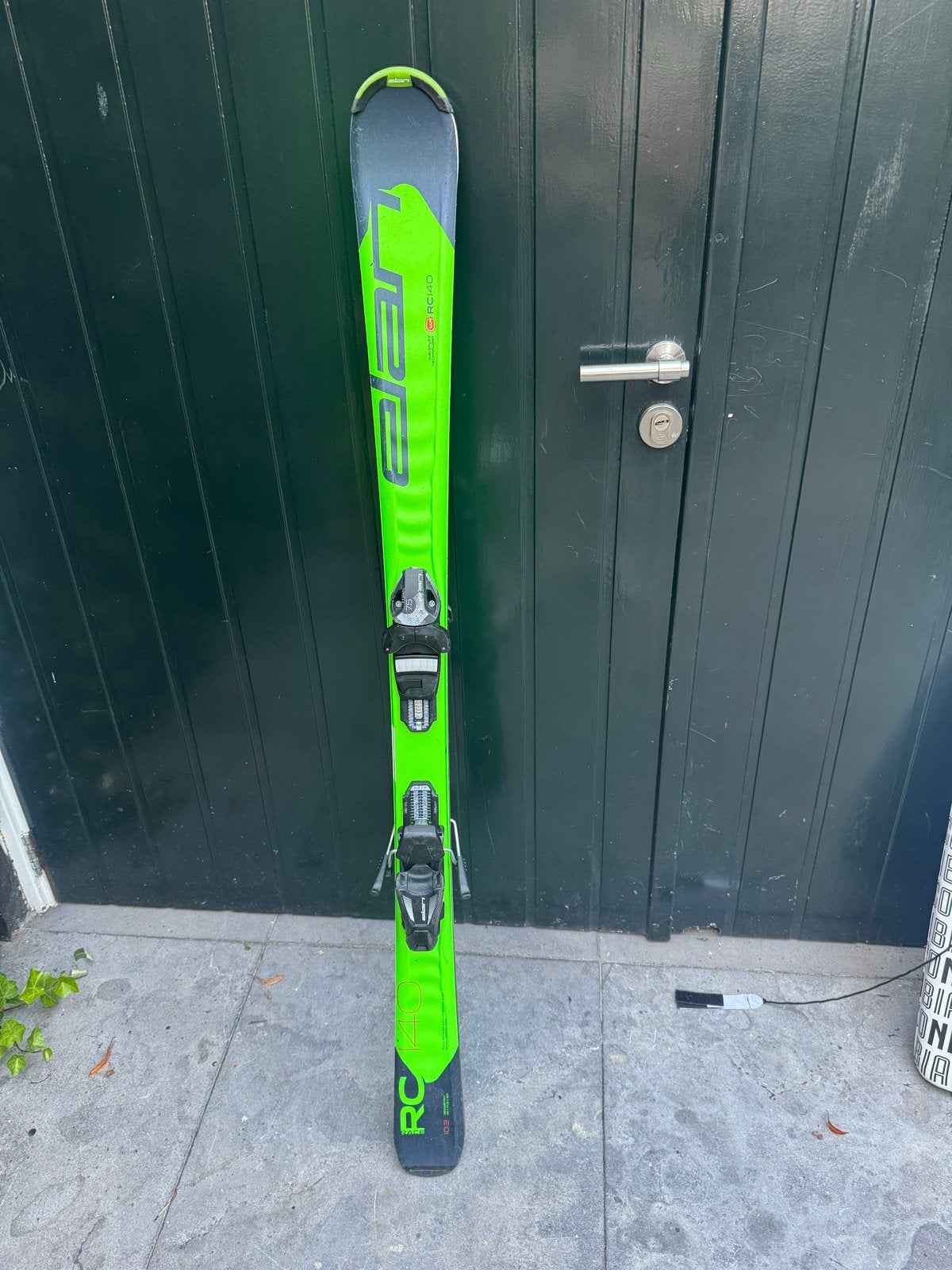 Elan RC Race Ski's 140 cm met bindingen en skistokken, Sport en Fitness, Skiën en Langlaufen, Gebruikt, 100 tot 140 cm, Skiën
