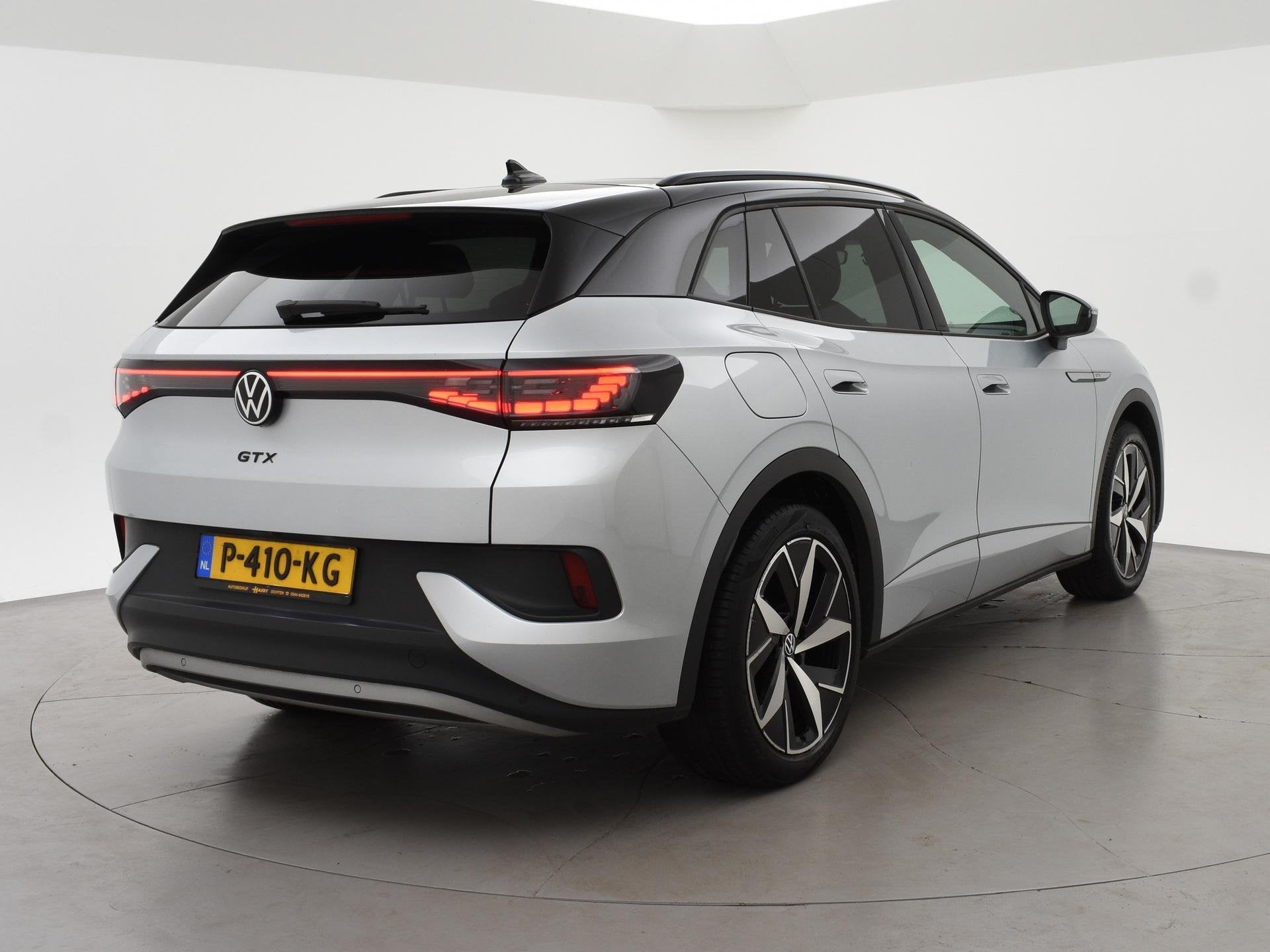 Volkswagen ID.4 GTX 4MOTION 77 kWh 300 PK + PANORAMA | 360 C, Stof, Gebruikt, 2124 kg, 33 min