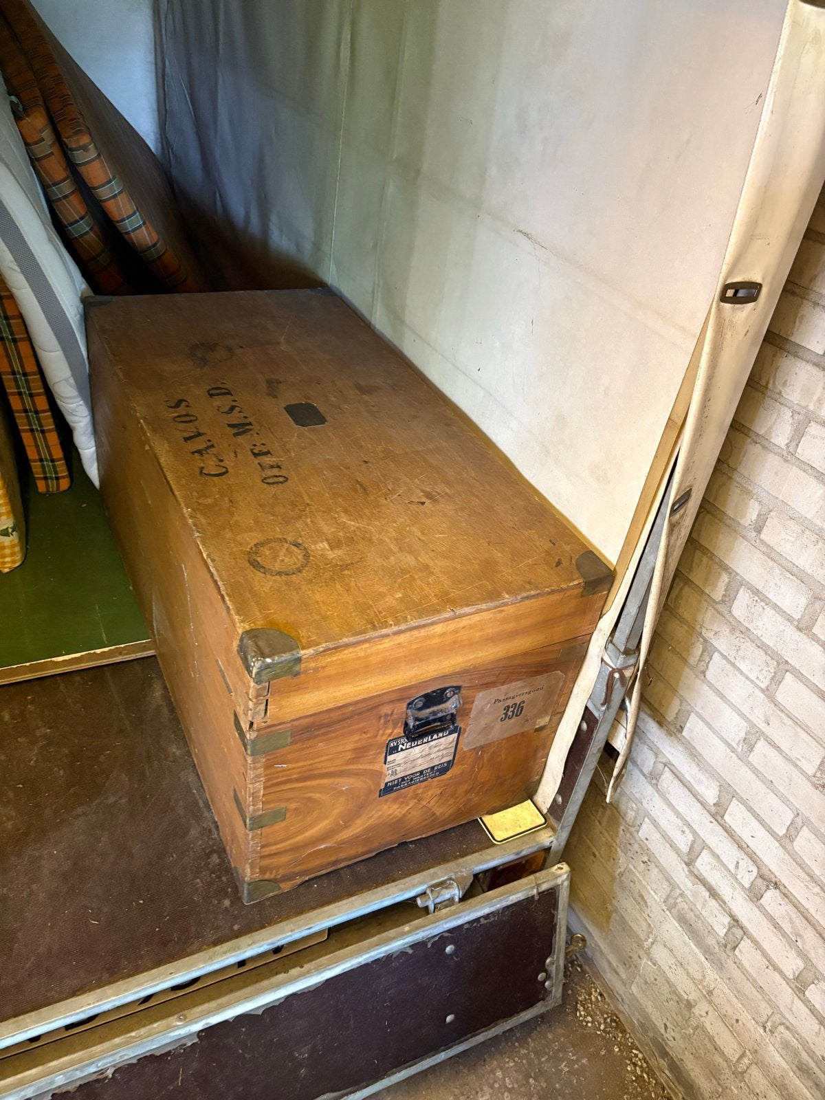 Antieke houten scheepskist / reiskoffer uit 1931, Ophalen