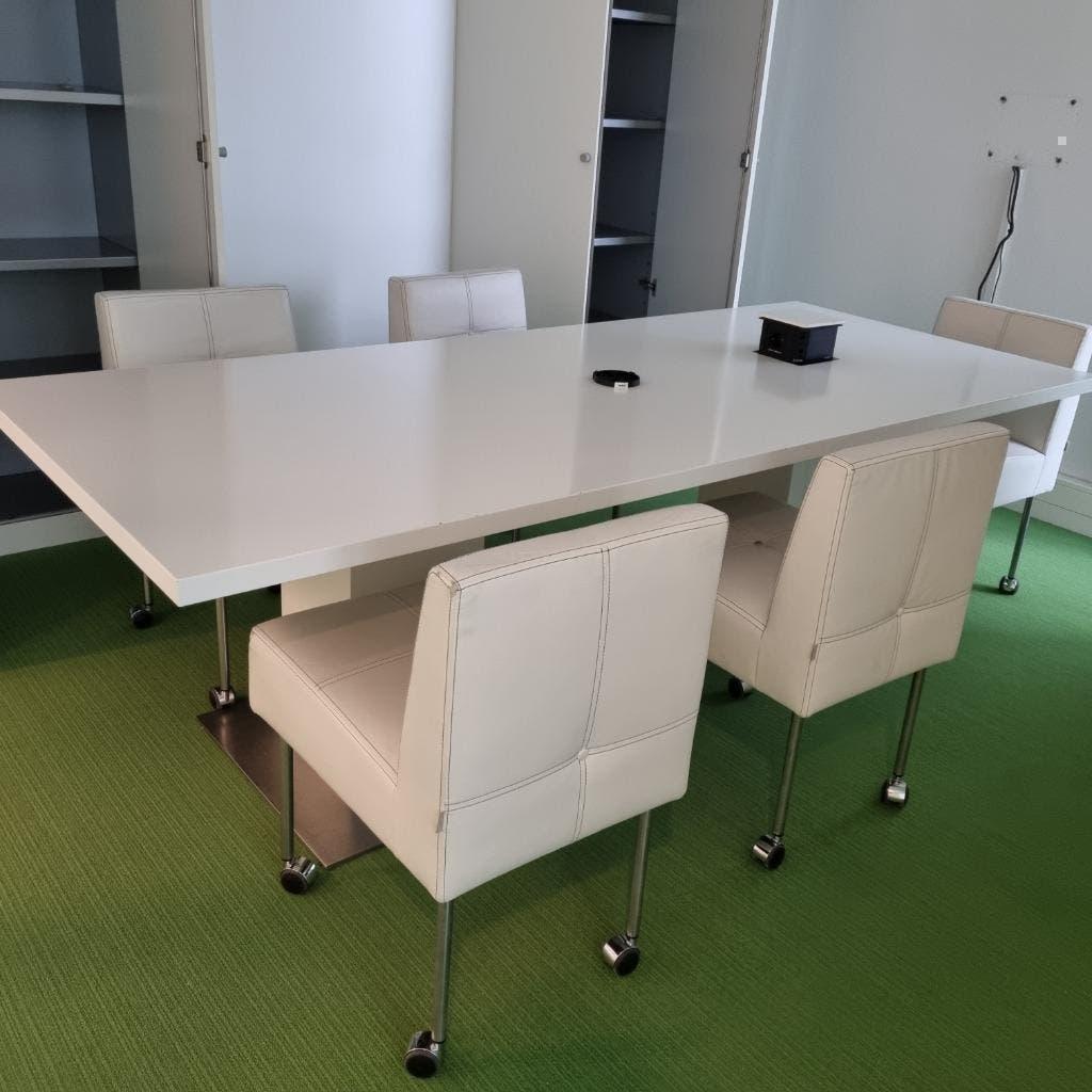 aantal wit lederen fauteuil verrijdbaar merk GELDERLAND, Ophalen, Gebruikt, 75 tot 100 cm