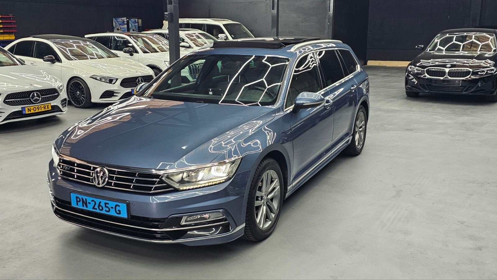 R-Line Volkswagen Passat 1.6 TDI DSG Euro6 Bj 2017 vol optie, Auto's, 4 cilinders, Blauw, Origineel Nederlands, Diesel