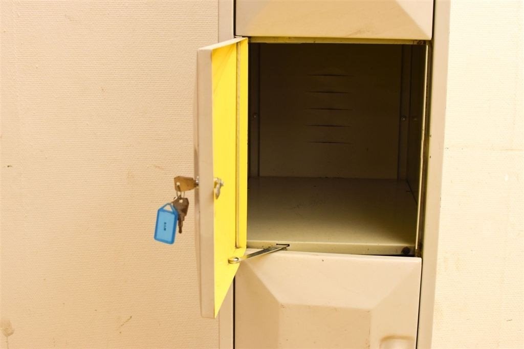 Metalen Lockerkast 45082, Huis en Inrichting, Kasten | Lockerkasten, Ophalen of Verzenden, Gebruikt