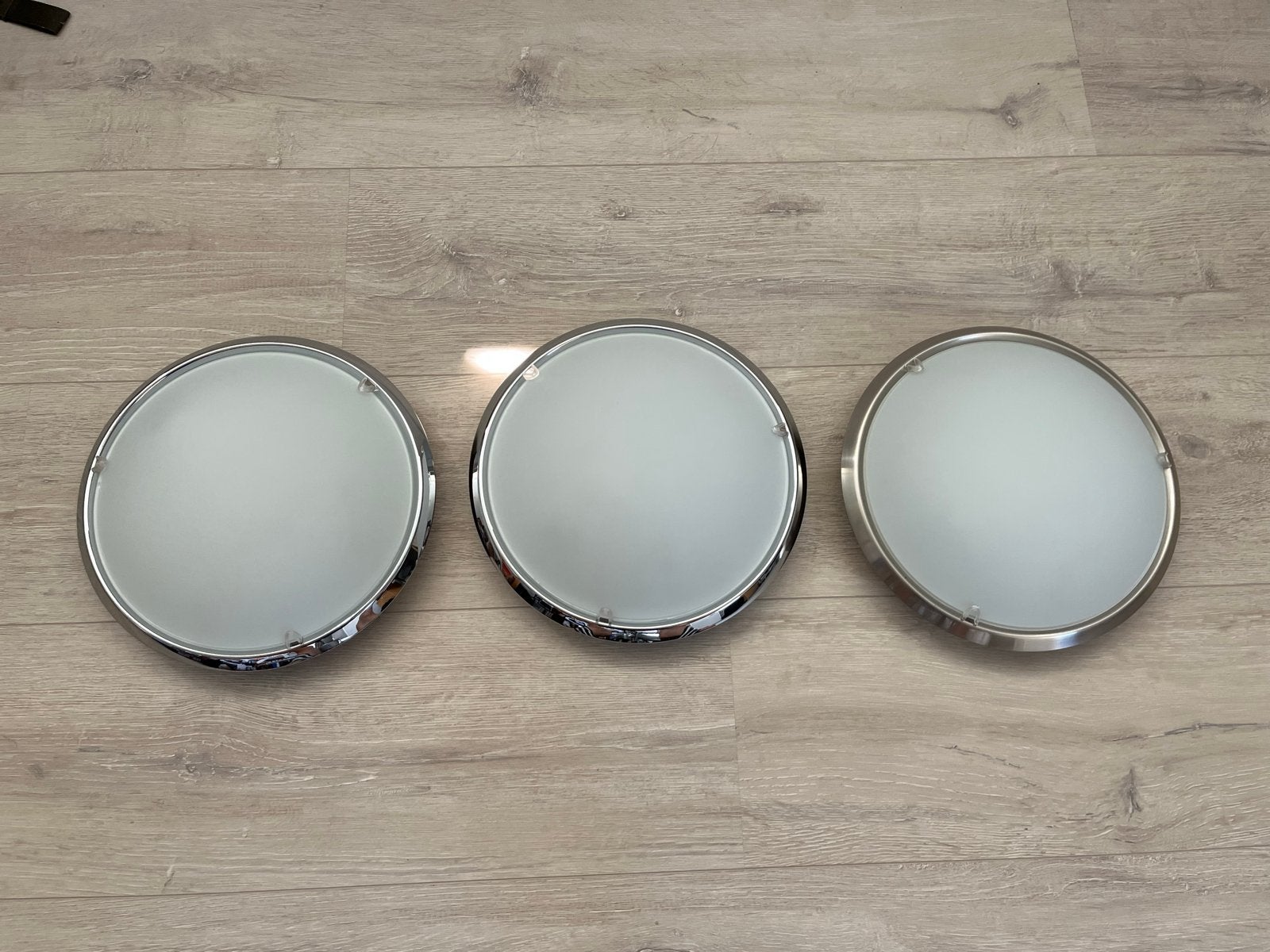 3 Plafondlampen: 2 Glans en 1 Mat, Ophalen, Zilver, Gebruikt, E27 (groot)