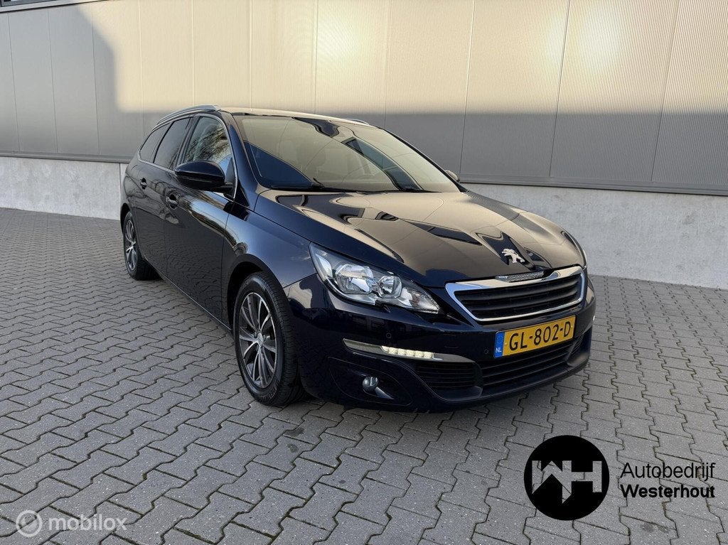 Peugeot 308 SW 1.2 PureTech Blue Lease Executive|PANO|NAVI, Auto's, Peugeot, Voorwielaandrijving, Gebruikt, Euro 6, 1199 cc