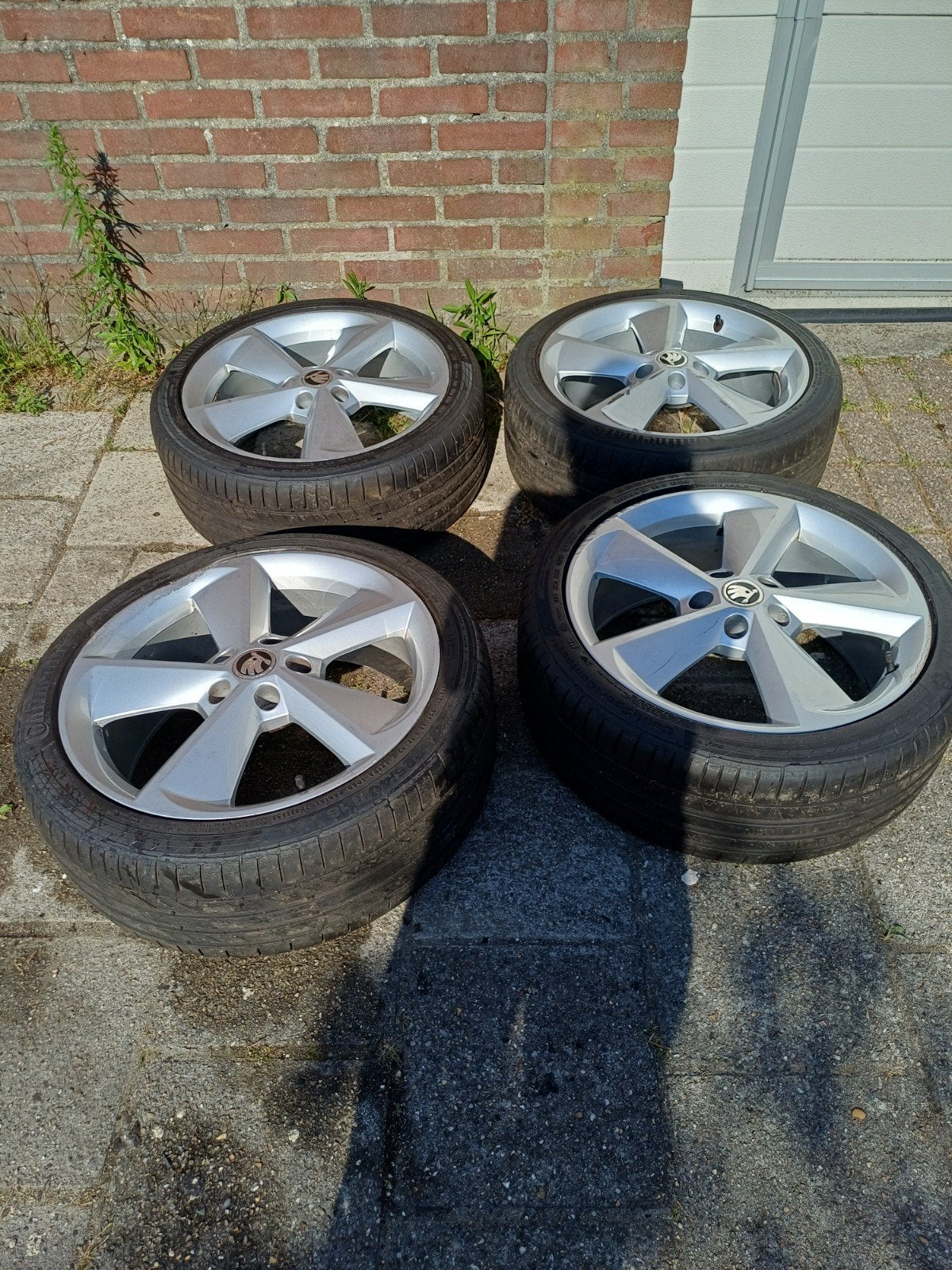 4 Velgen met banden voor Skoda Octavia - 18 inch, Auto-onderdelen, Banden en Velgen, Ophalen, 18 inch, Zomerbanden, 225 mm