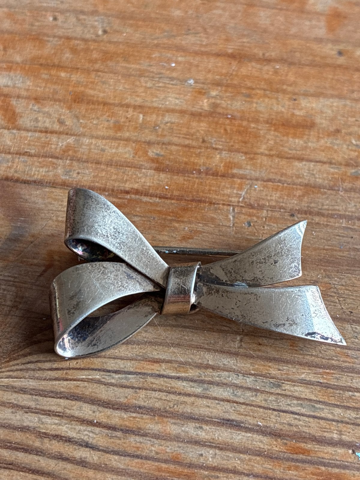 Vintage zilveren broche strik van Gustaf Dahlgren & Co, Sieraden, Tassen en Uiterlijk, Broches, Ophalen of Verzenden, Gebruikt
