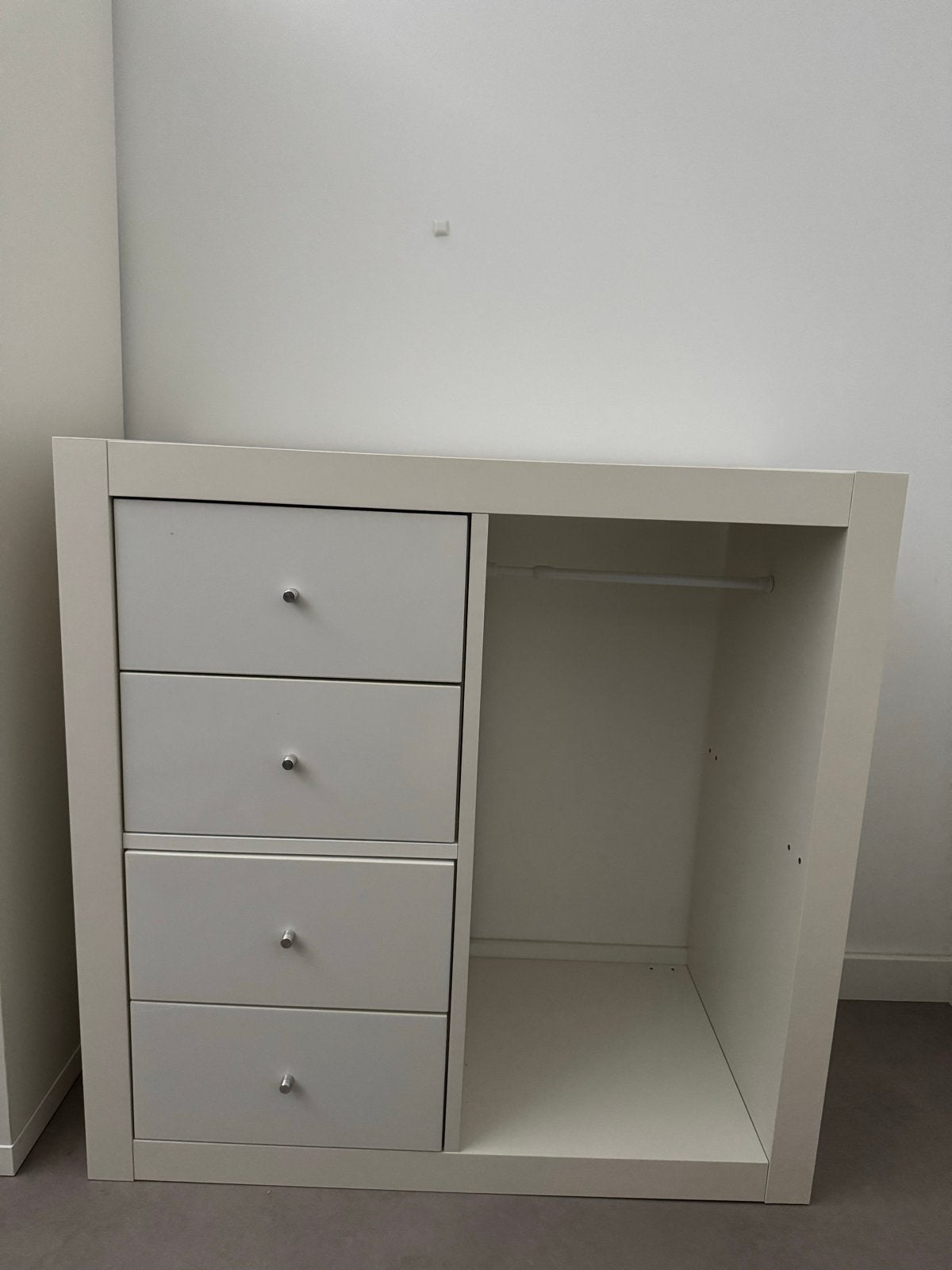 Witte kallax kast met lades en hangruimte, Ophalen, Gebruikt, 100 tot 150 cm, Minder dan 100 cm