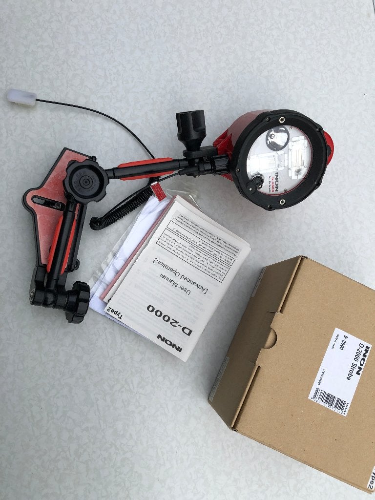 Onderwater flitser INON D-2000, Zo goed als nieuw, Inclusief handleiding, Meer dan 40 meter, Onderwaterflitser