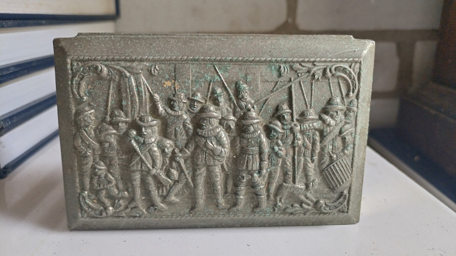 Antieke metalen doos met reliëf van De Nachtwacht, Ophalen of Verzenden