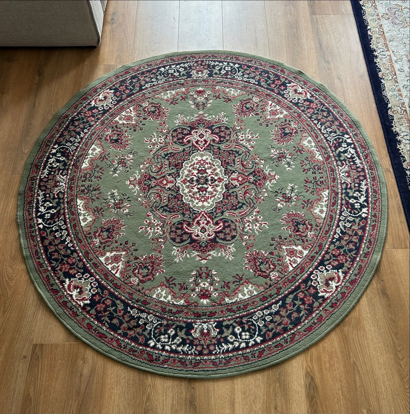 Rond vloerkleed met klassiek patroon - Groen/Rood, Huis en Inrichting, Stoffering | Tapijten en Kleden, Ophalen, 150 tot 200 cm