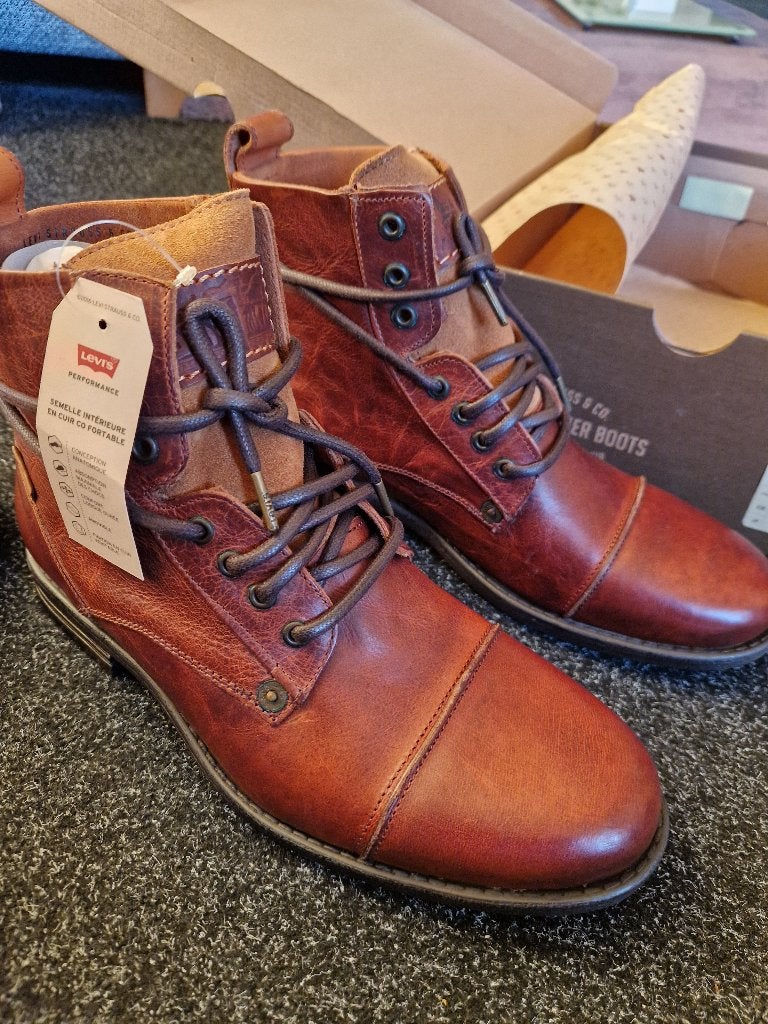 Levi 's leren boots schoenen maat 42 nieuw, Bruin, Boots, Nieuw, Ophalen of Verzenden