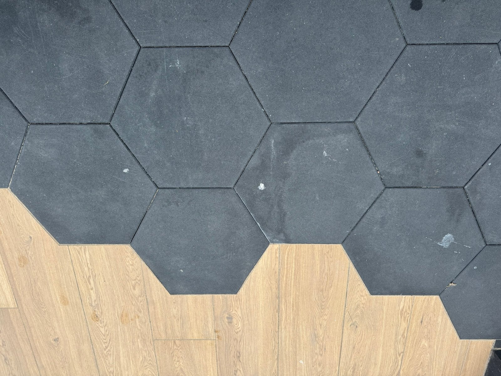 4 stuks S. Comfort Zeskant 60/52,5x30x4 Nero Terrastegels, Ophalen, Nieuw, Minder dan 5 m², Beton