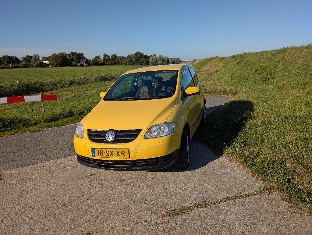 Volkswagen Fox 1.4 55KW 2006 Geel, Voorwielaandrijving, 15 km/l, 4 cilinders, 4 stoelen