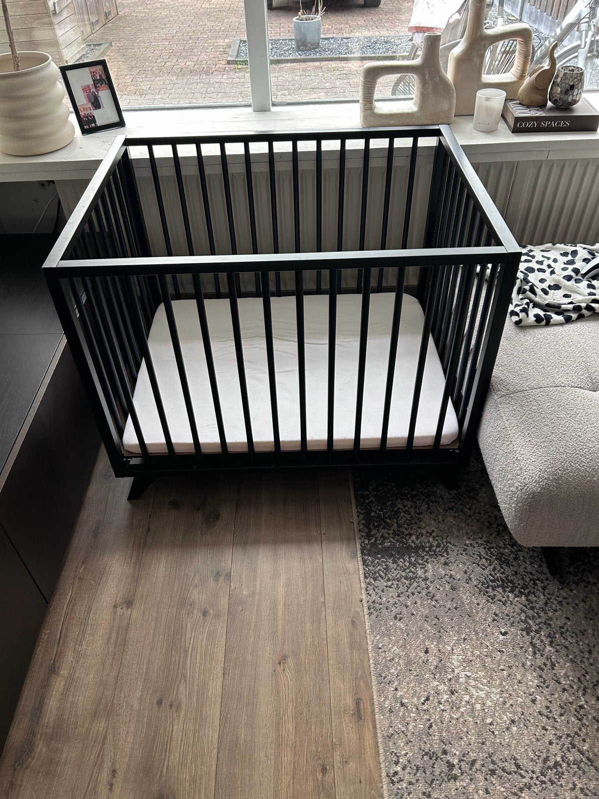 Babybox Bopita Retro box zwart - Zo goed als nieuw, Ophalen, Zo goed als nieuw, Vierkant, In hoogte verstelbaar