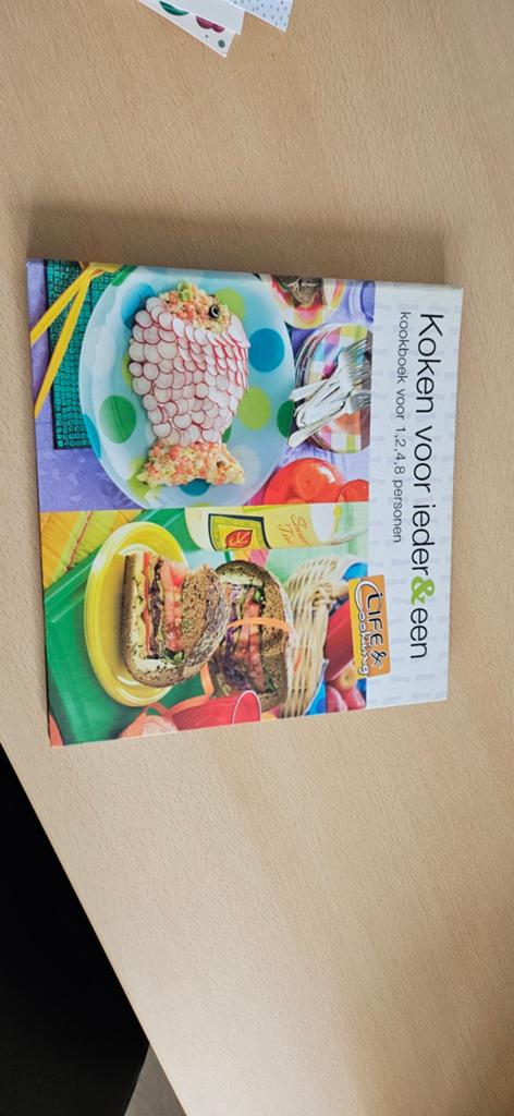Kookboek life en Cooking, koken voor ieder&een, Ophalen of Verzenden, Zo goed als nieuw