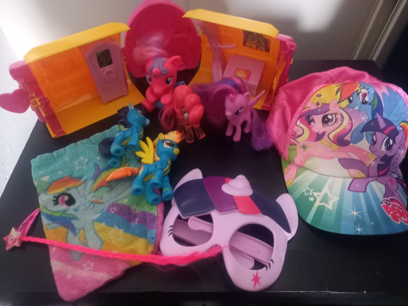 My Little Pony Speelhuisje, Pony's, Pet & Bril Set, Kinderen en Baby's, Ophalen of Verzenden, Gebruikt