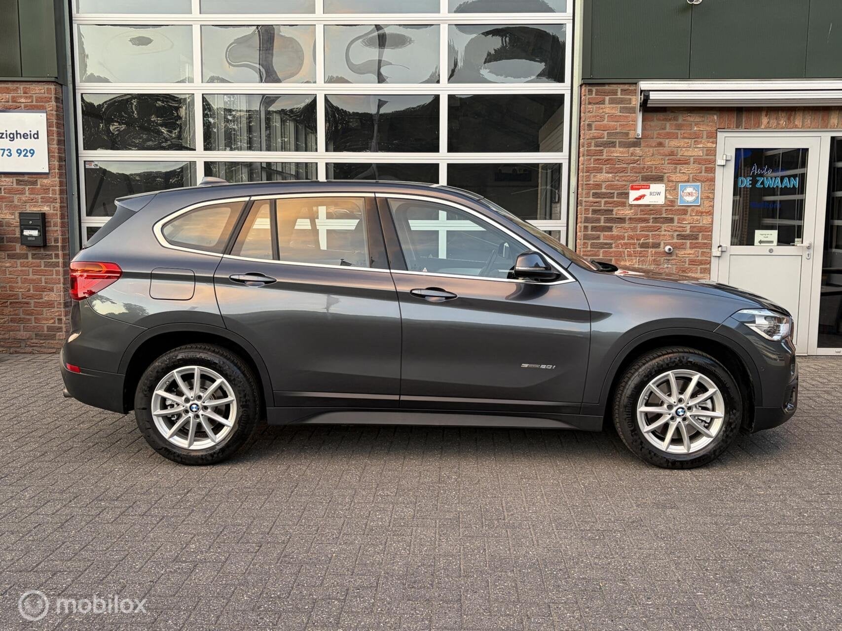 BMW X1 sDrive20i Centennial High Executive|Afneembare Trekha, Auto's, 1998 cc, Euro 6, Bedrijf, SUV of Terreinwagen