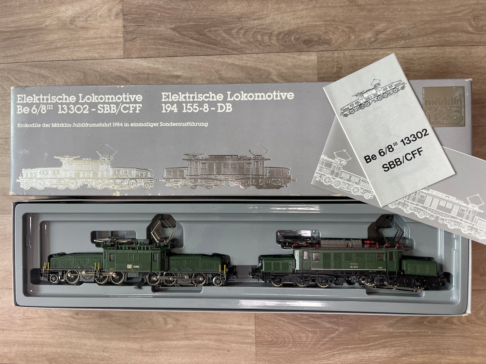 ** IN ABSOLUTE NIEUWSTAAT ** Märklin 3300 ** 2x KROKO'S **, Wisselstroom, Locomotief, Nieuw, Ophalen of Verzenden