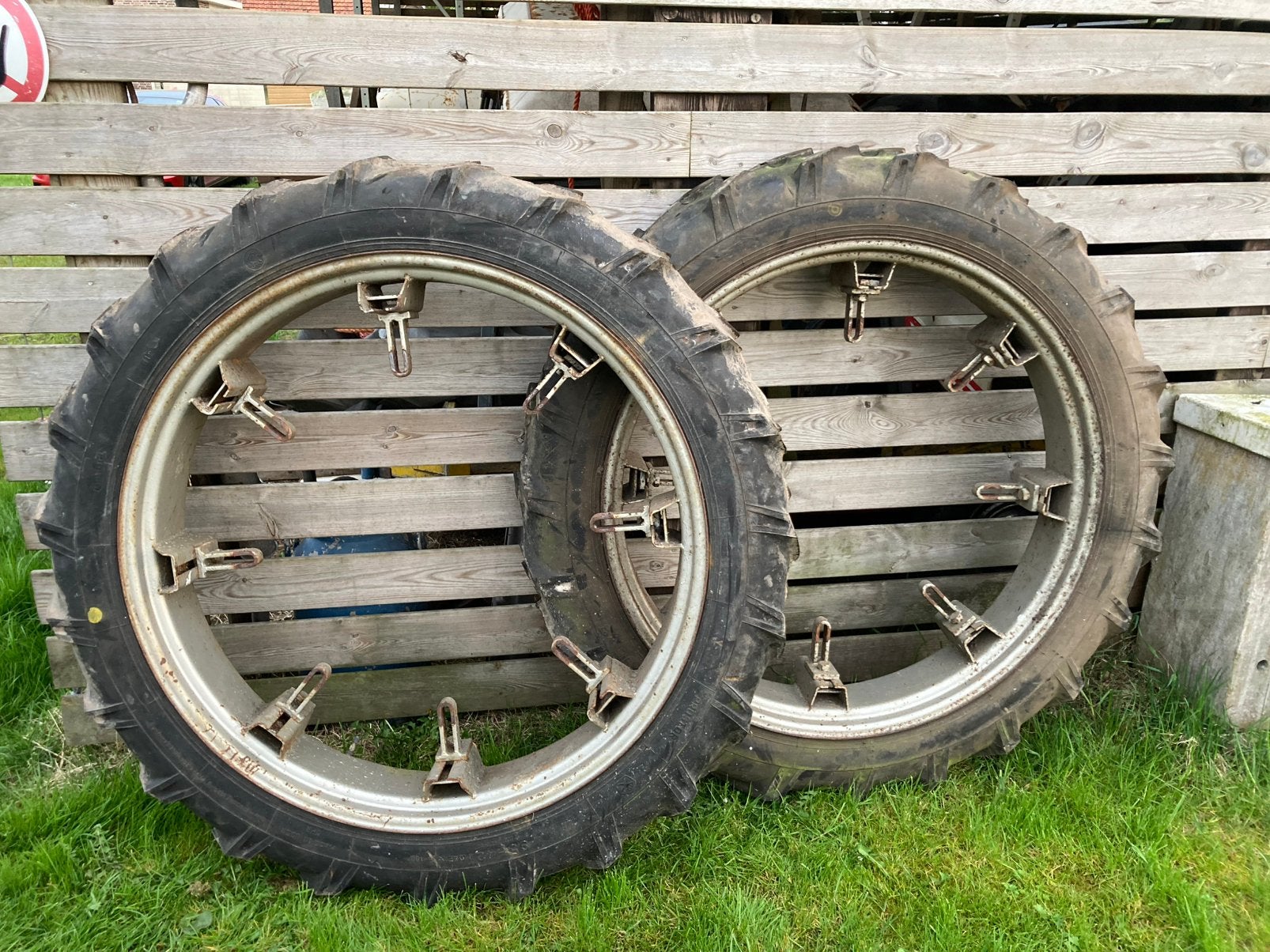 Set 9.5R42 op velg, dubbellucht, Ophalen