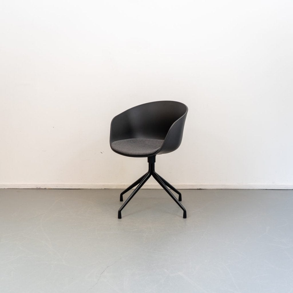 Hay AAC 20 Stoel Zwart Kunststof - Zwart, Huis en Inrichting, Stoelen, Niet ingevuld, Zo goed als nieuw, Niet ingevuld, Niet ingevuld