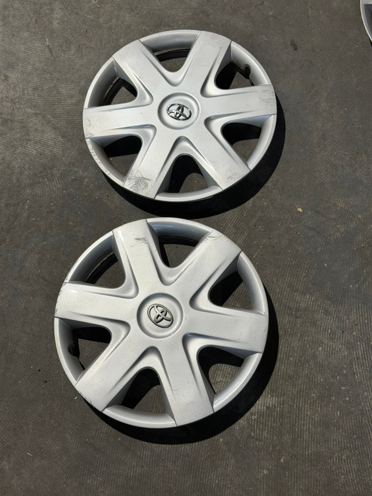 Toyota Aygo - 2 stuks -  14 inch wieldoppen, Auto diversen, Wieldoppen, Gebruikt, Toyota, Toyota, Ophalen of Verzenden
