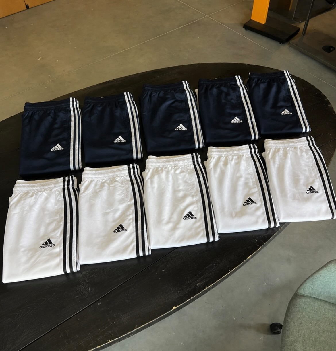 Adidas Trainingsbroeken 10 Stuks | Resell/groothandel, Kleding | Heren, Blauw, Vintagie, Haulerwijk, Nieuw
