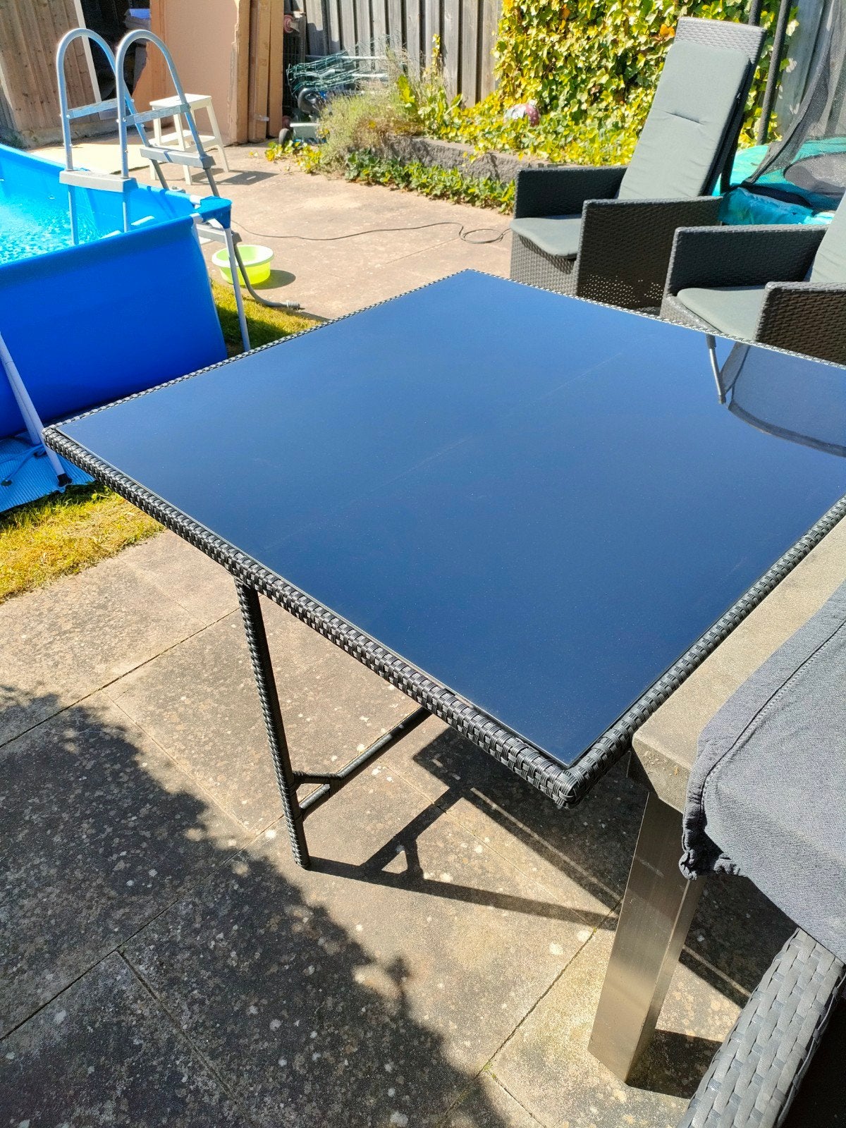 2 Nieuwe Tuintafels met Glasplaat - 110x110 cm, Ophalen, Nieuw, Vierkant, Overige materialen