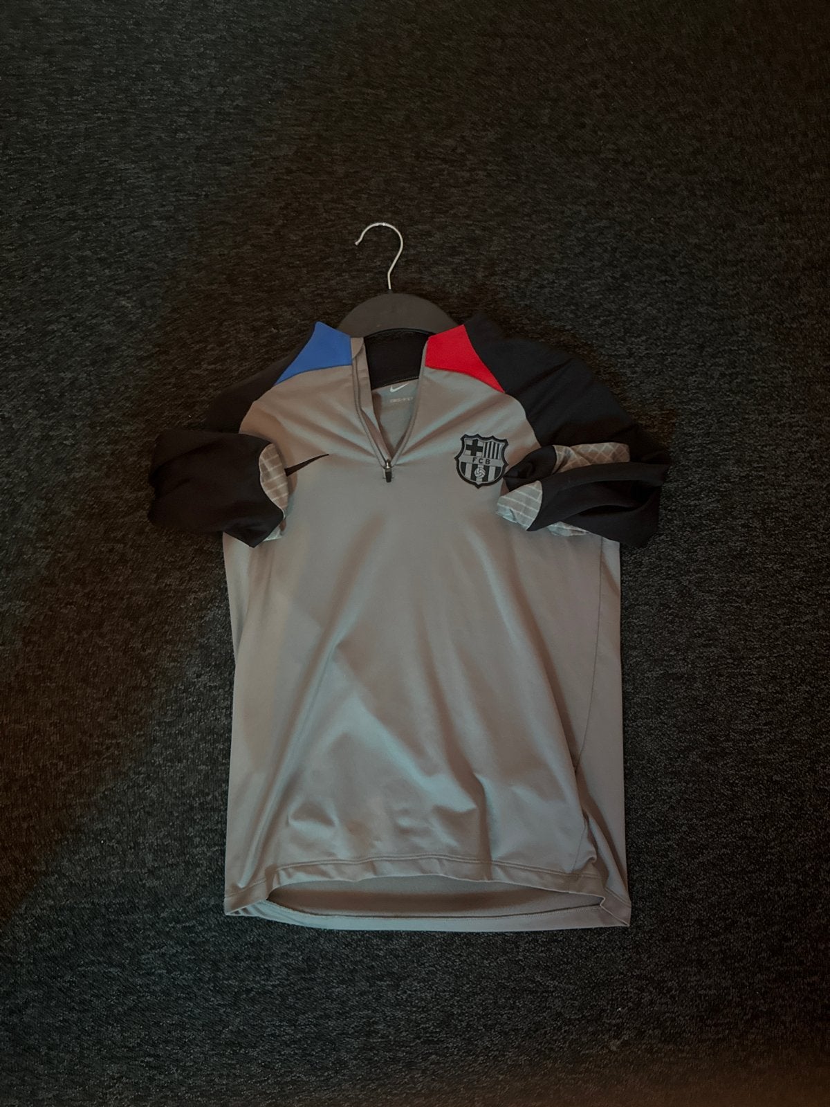 FC Barcelona Trainingstop - Grijs/Zwart/Rood/Blauw, Zo goed als nieuw, Voetbal, Grijs, Verzenden