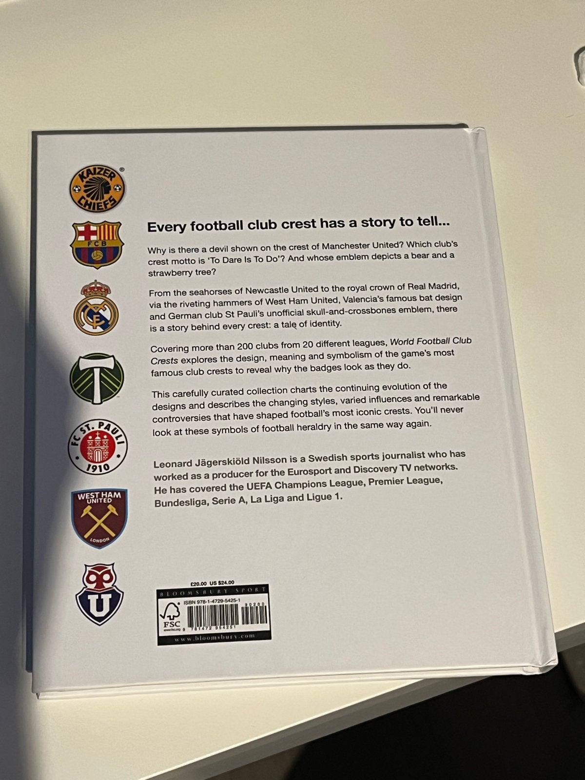 Foto 4 van World Football Club logo’s - Nieuw Boek