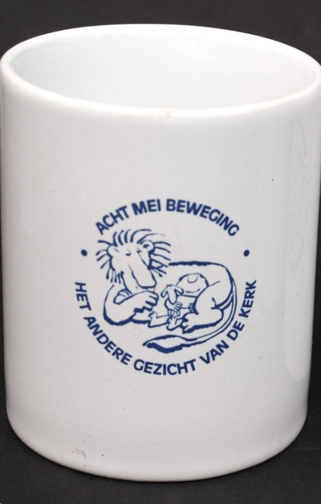 Beker “Acht mei beweging” - NIEUW, Ophalen of Verzenden, Nieuw, Gebruiksvoorwerp