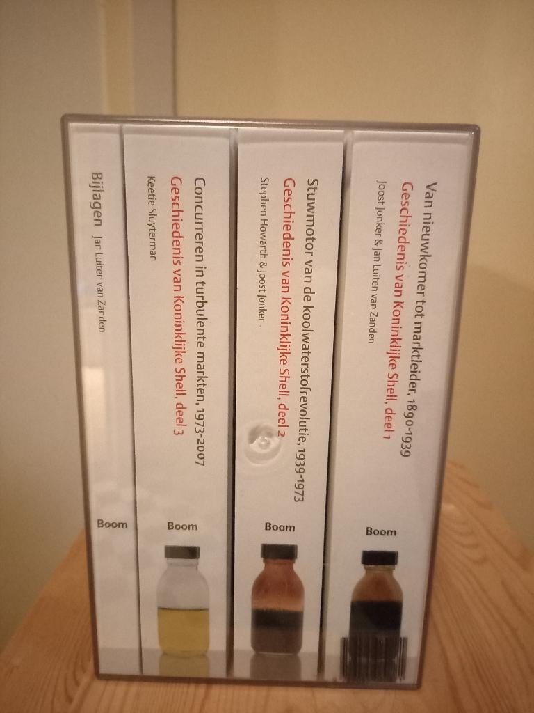 boeken geschiedenis van Koninklijke Shell, Boeken, Joost Jonkers en Jan Luiten van Zanten, Nieuw, Ophalen, 20e eeuw of later