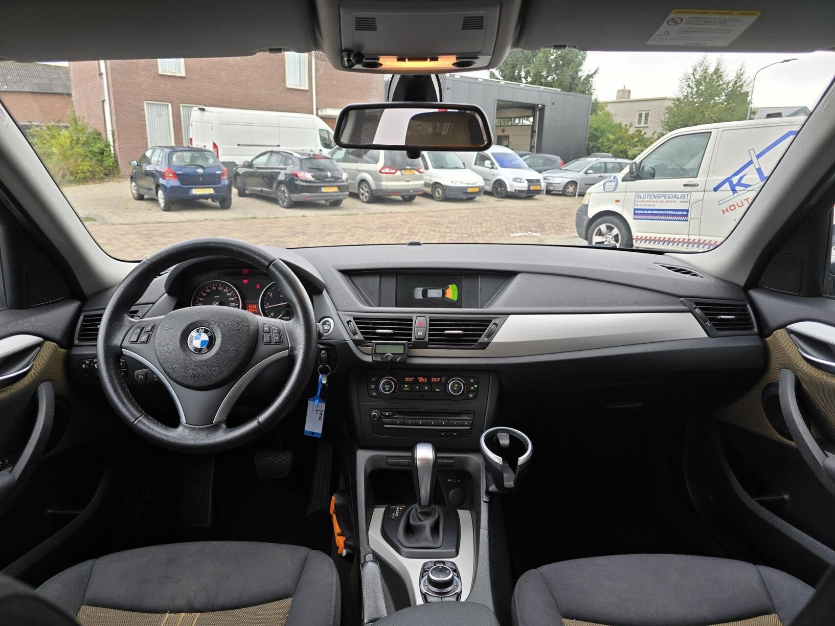 BMW X1 sDrive18i Executive Automaat Trekhaak/PDC/Navi/LMV, Auto's, Euro 5, 4 cilinders, Origineel Nederlands, Onderhoudsboekje