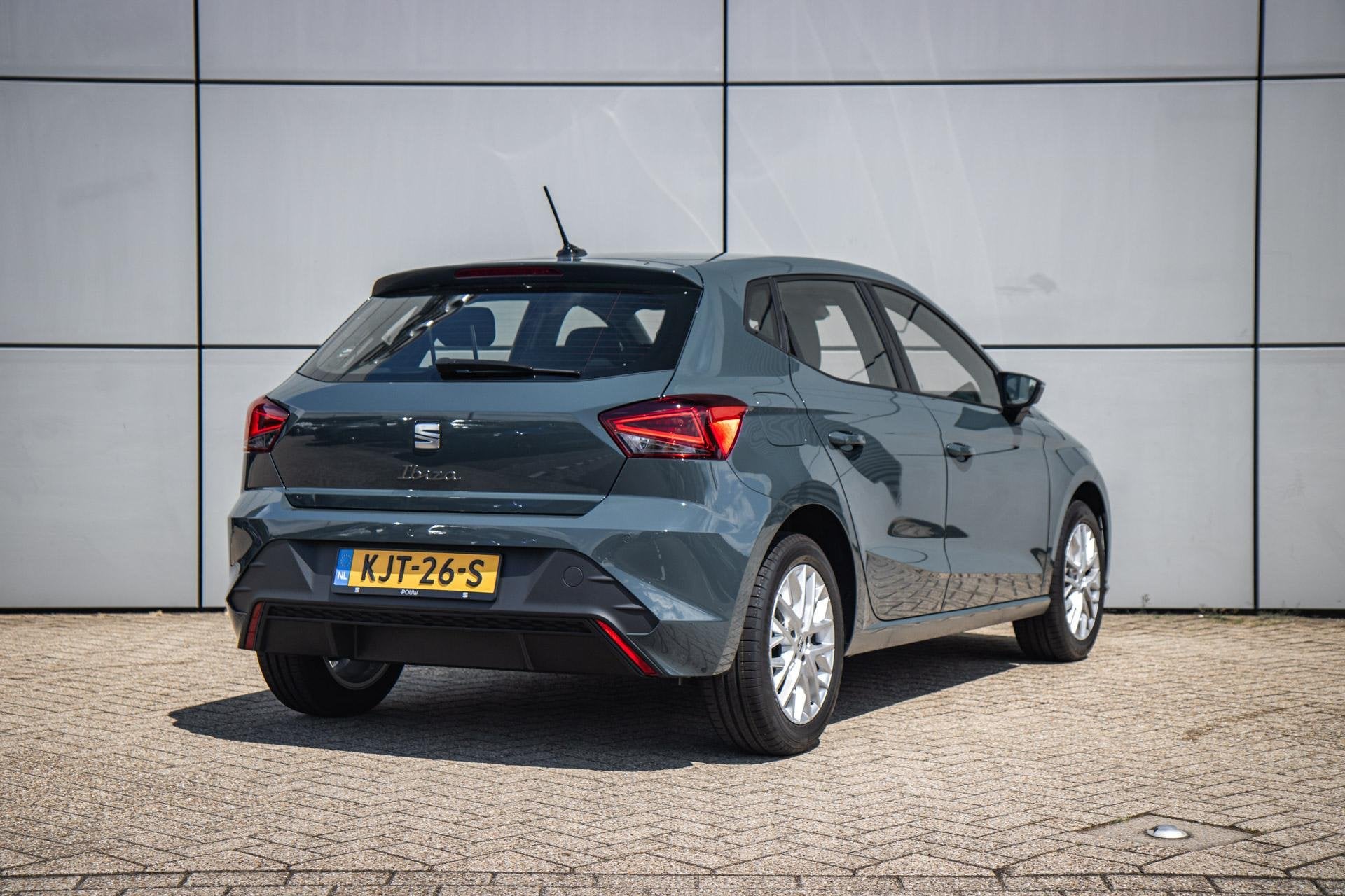 SEAT Ibiza 1.0 EcoTSI 95pk Style | Apple Carplay/Android Aut, Voorwielaandrijving, 12 maanden, Stof, 95 pk